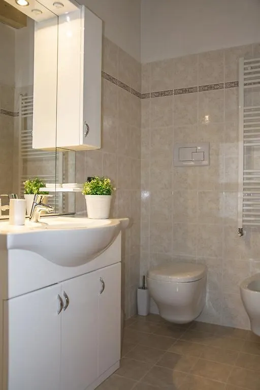 Appartamenti Brunati Street 萨罗 意大利