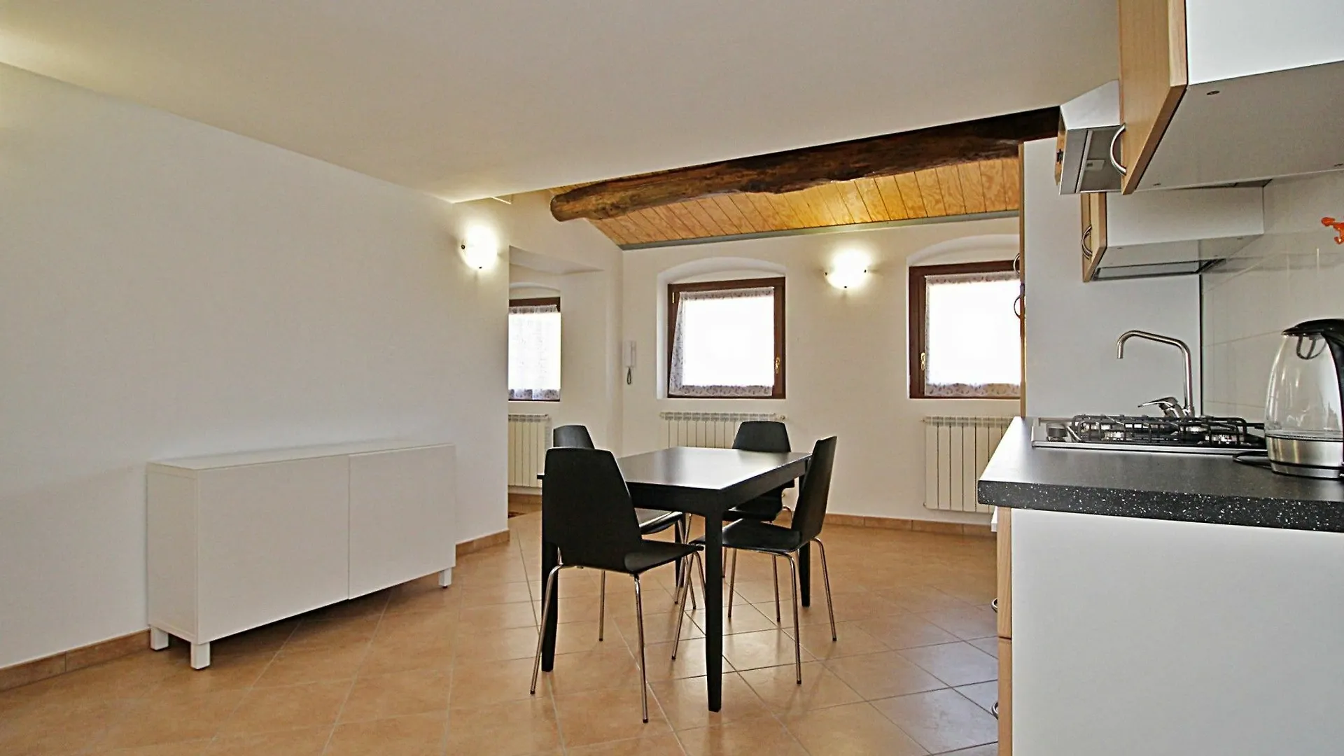 Apartment Appartamenti Brunati Street Salo Italy