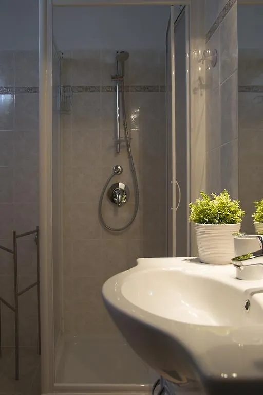 Apartment Appartamenti Brunati Street Salo